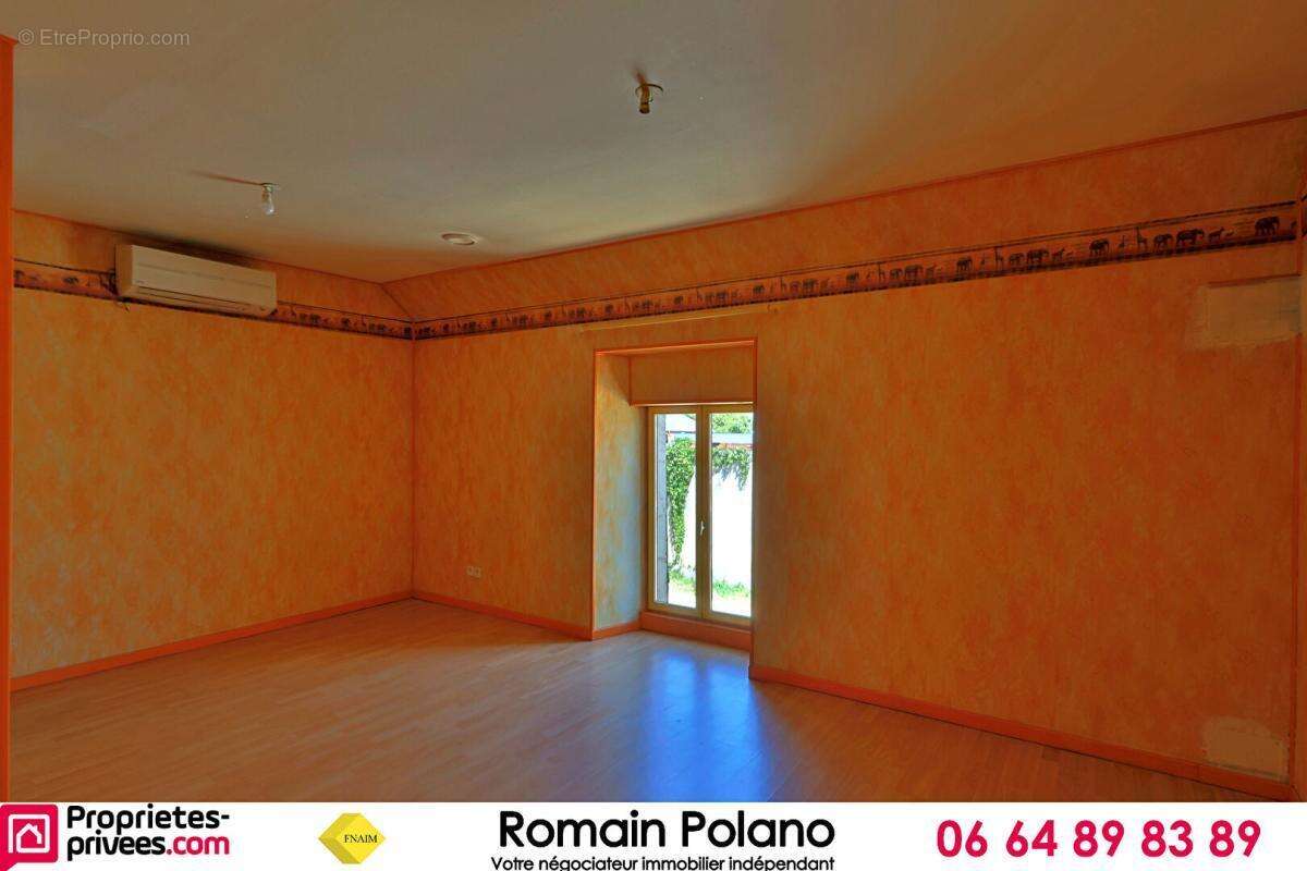 Maison 5 pièces de 166m² avec dépendance - photo 9