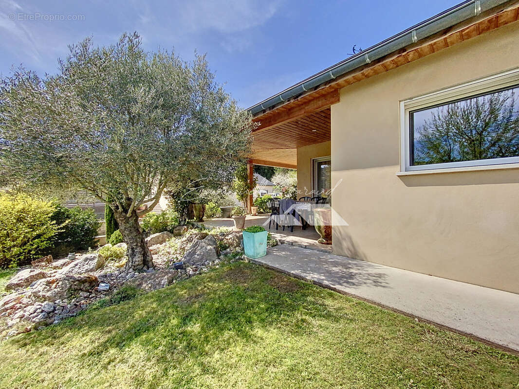 Maison à SAINT-JEAN-DU-BRUEL