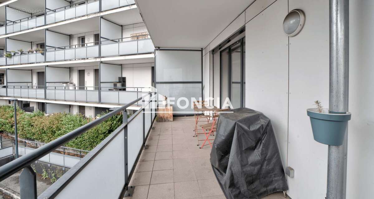 Appartement à SAINT-GENIS-POUILLY