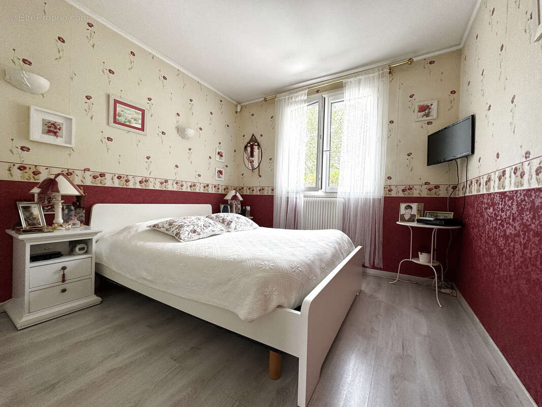FOSSES maison individuelle élevée sur sous sol total et 509 m2 de terrain - photo 9