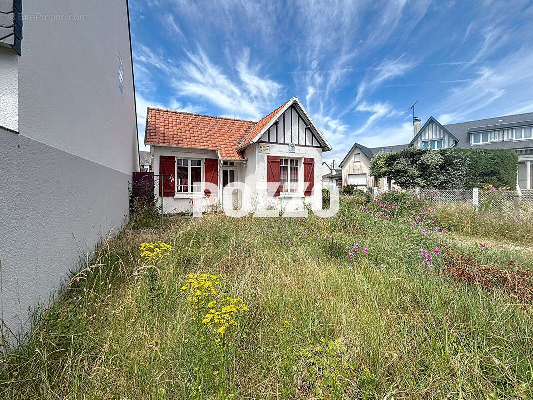 Maison à AGON-COUTAINVILLE