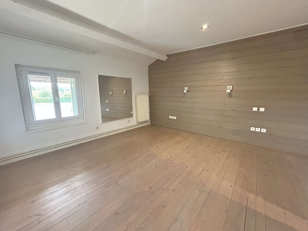 Maison à SAINT-NIZIER-LE-DESERT