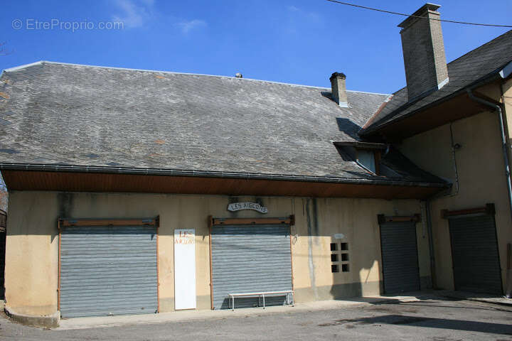 Maison à CRUSEILLES