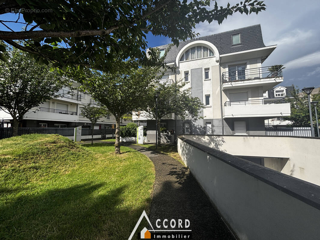 Appartement à SARTROUVILLE
