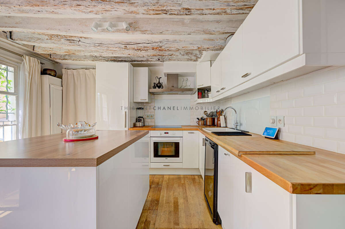 Appartement à PARIS-3E