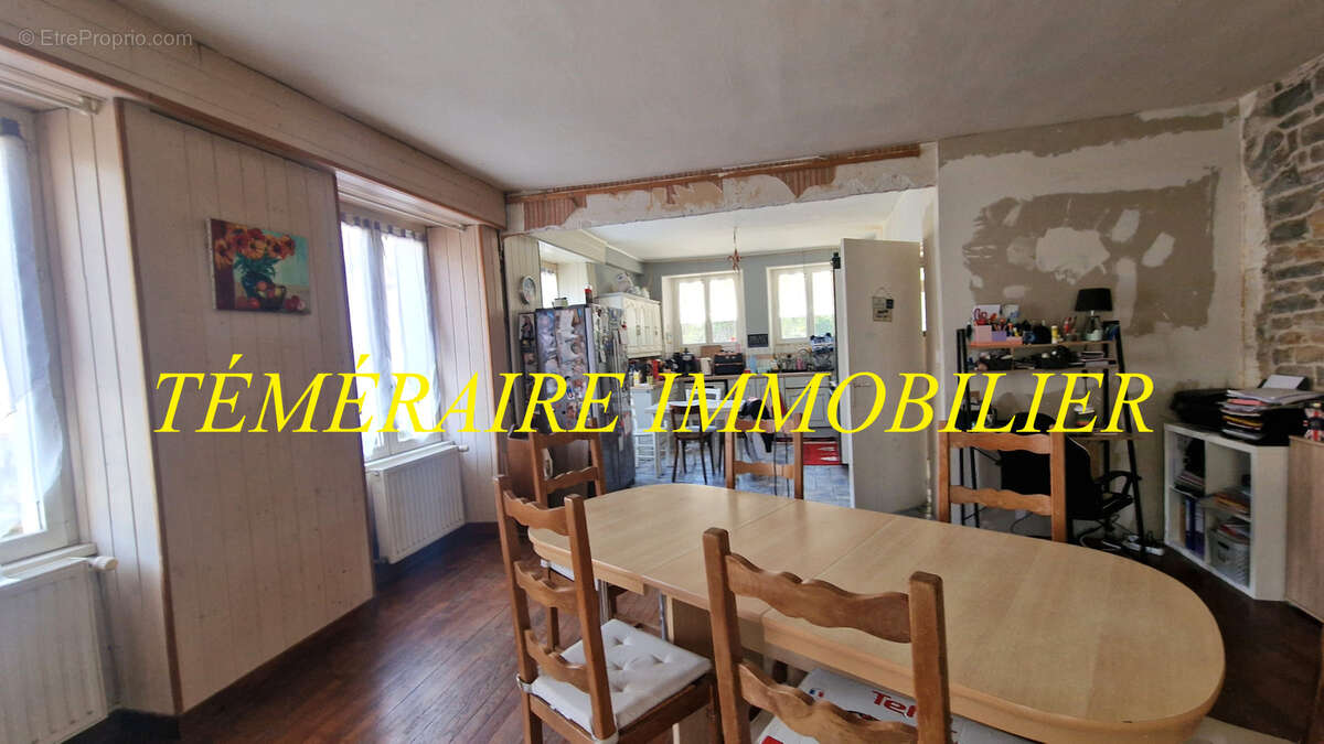 Maison à BOURG-DE-SIROD