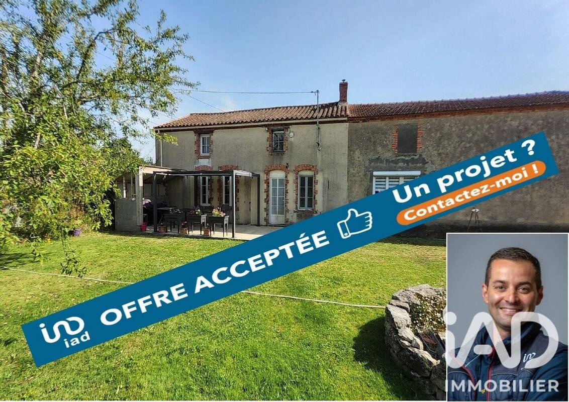 Photo 1 - Maison à LA CHAIZE-LE-VICOMTE