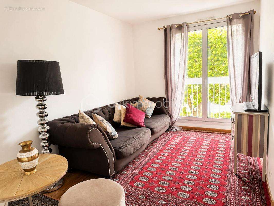 EXCLUSIVITÉ – Puteaux République  Appartement familial 113 m²  4 chambres possibles  Balcon  Cave  Parking  À 4 min du métro Lig - photo 4