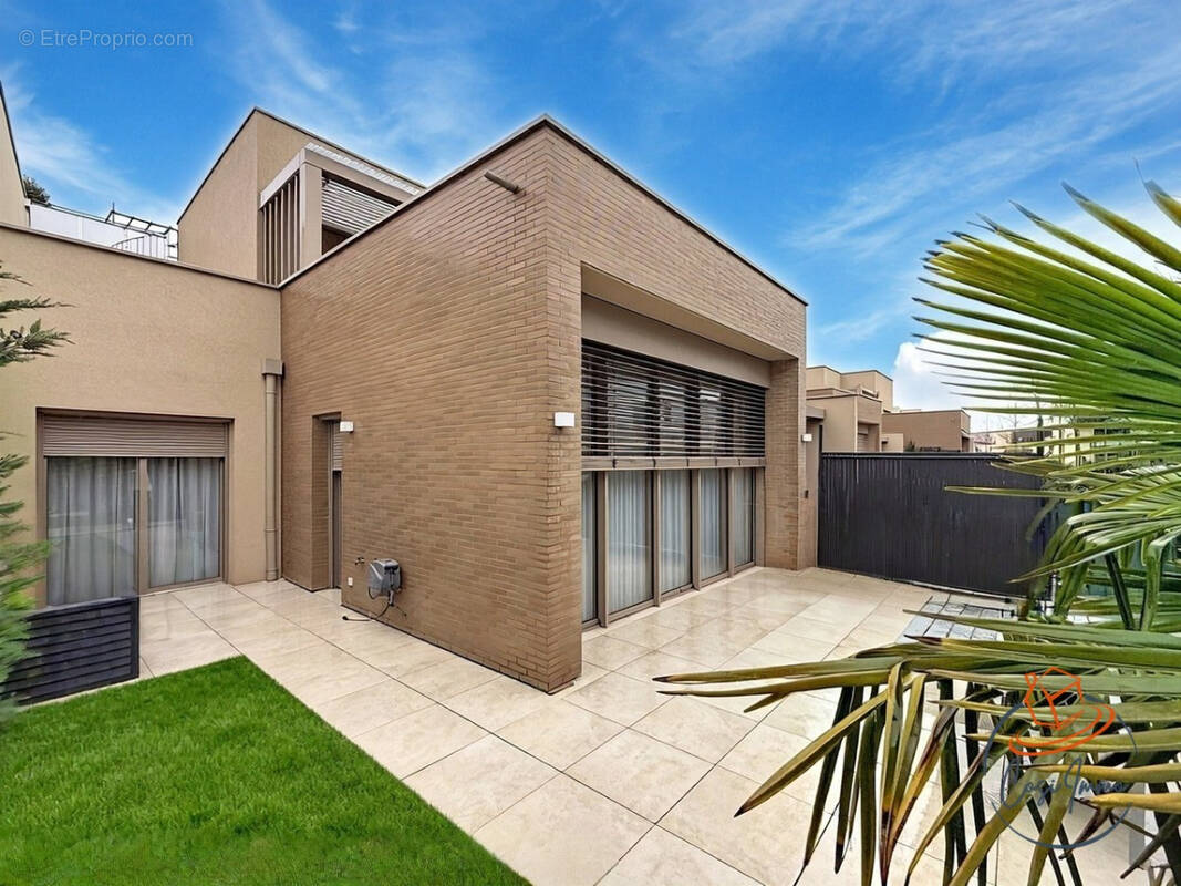 Maison à FERNEY-VOLTAIRE