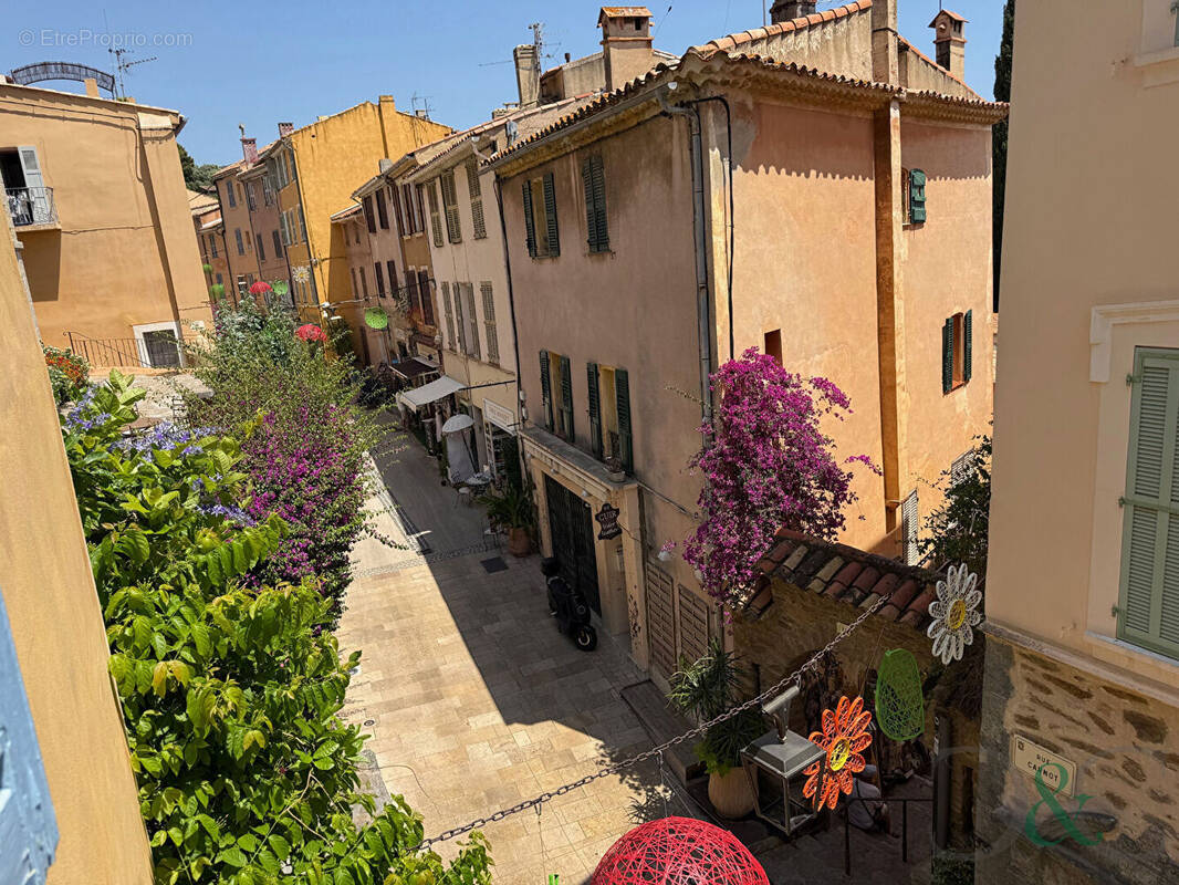 Appartement à BORMES-LES-MIMOSAS