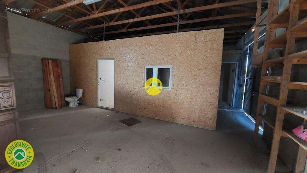 Commerce à RAVIERES