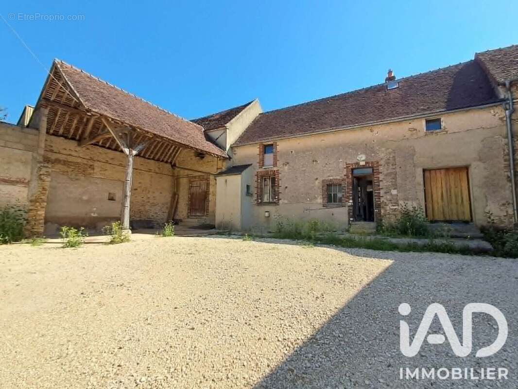 Maison 109 m² à Ligny-Le-Chatel  - photo 2
