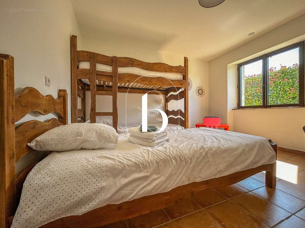 Maison 106 m² à Orgnac-L'aven  - photo 11