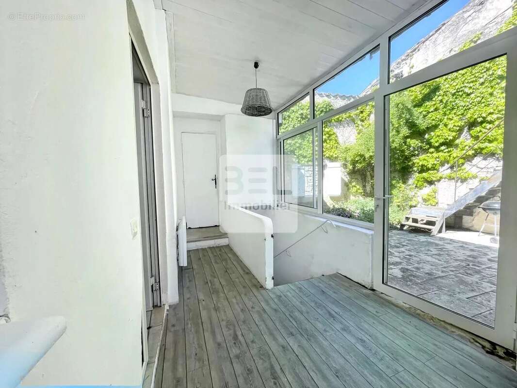 Appartement à SUZE-LA-ROUSSE