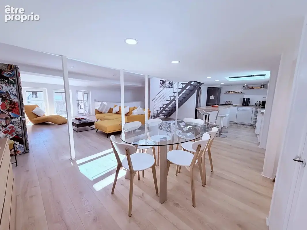 Cannes Banane — Dernier étage d'exception : loft sous les toits de 130 m² - photo 8