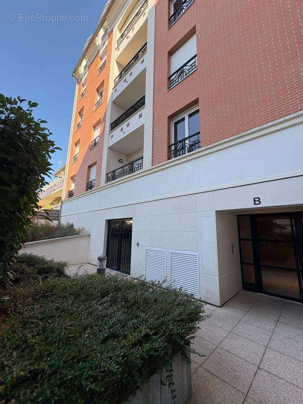 Appartement à SARTROUVILLE