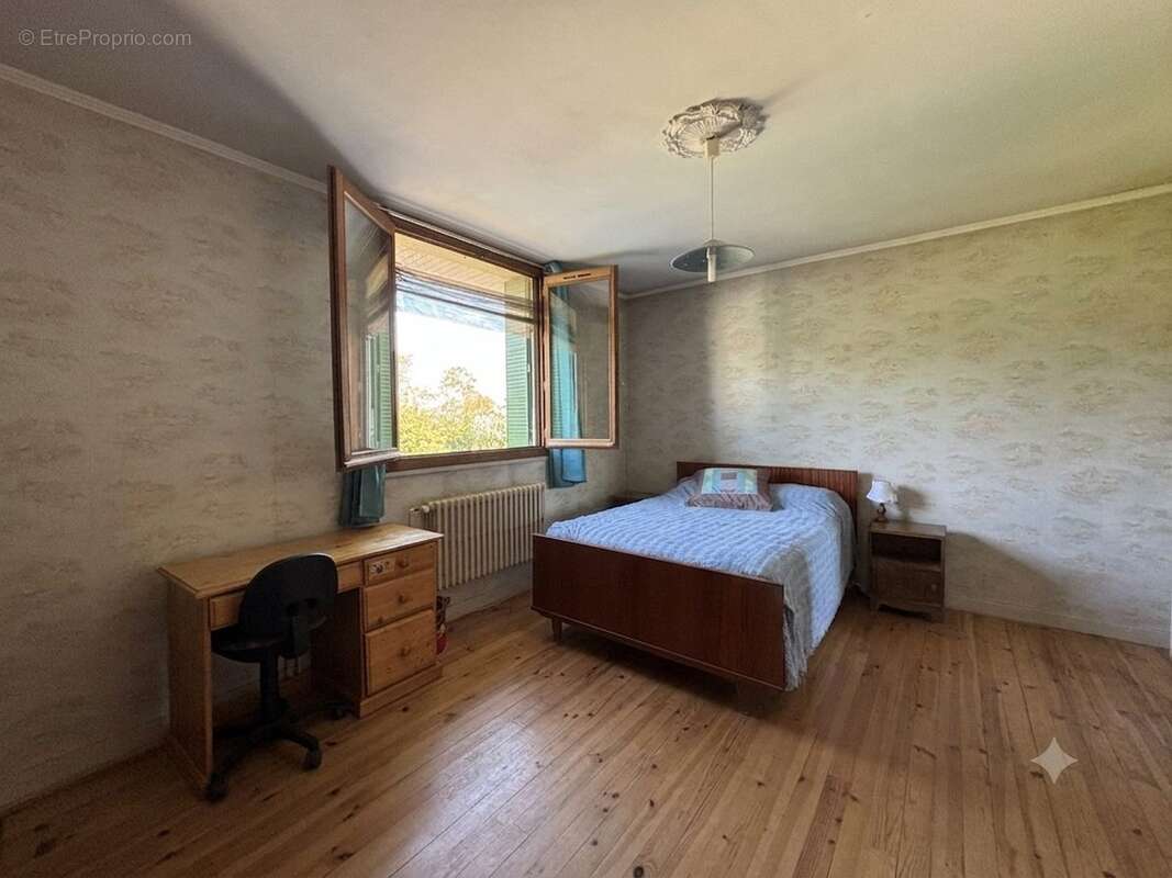 Maison 206 m² à Bourg-De-Peage  - photo 8