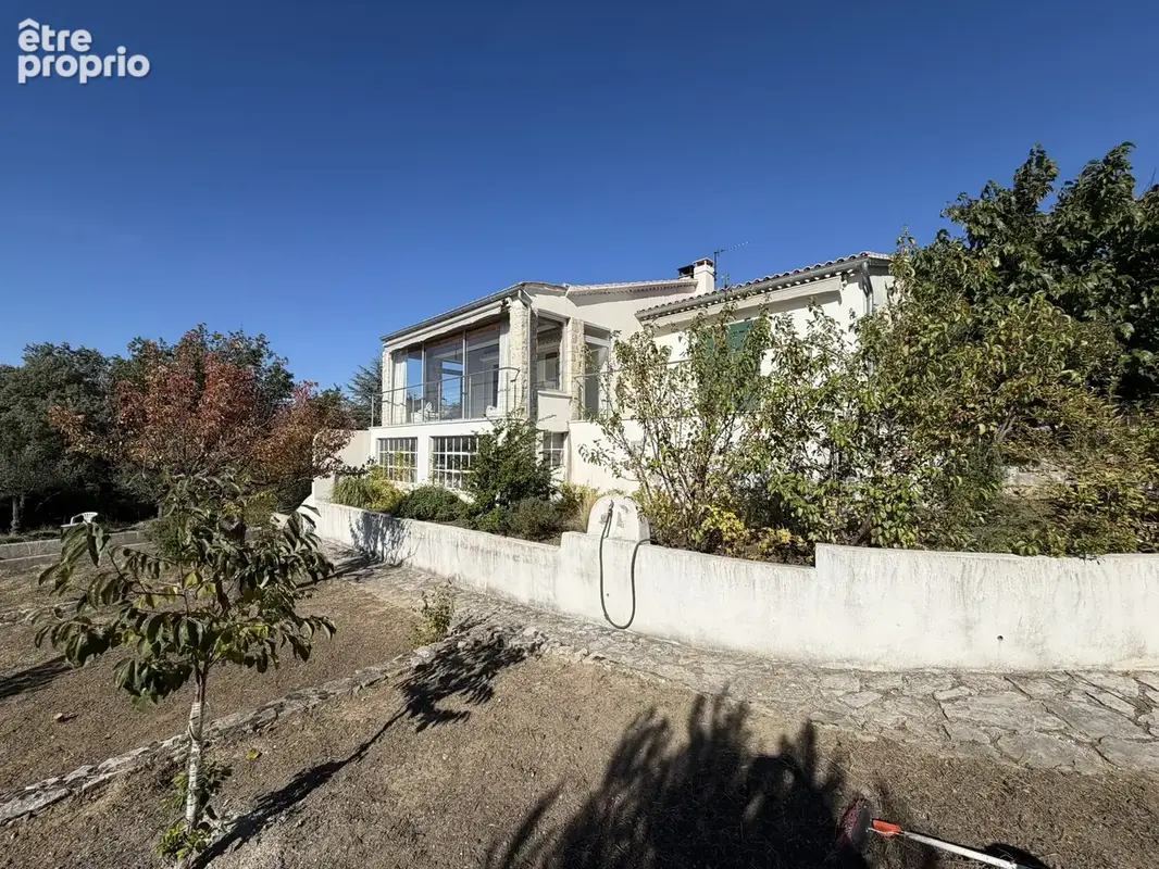 Maison avec vue dégagée et nombreuses dépendances - photo 3