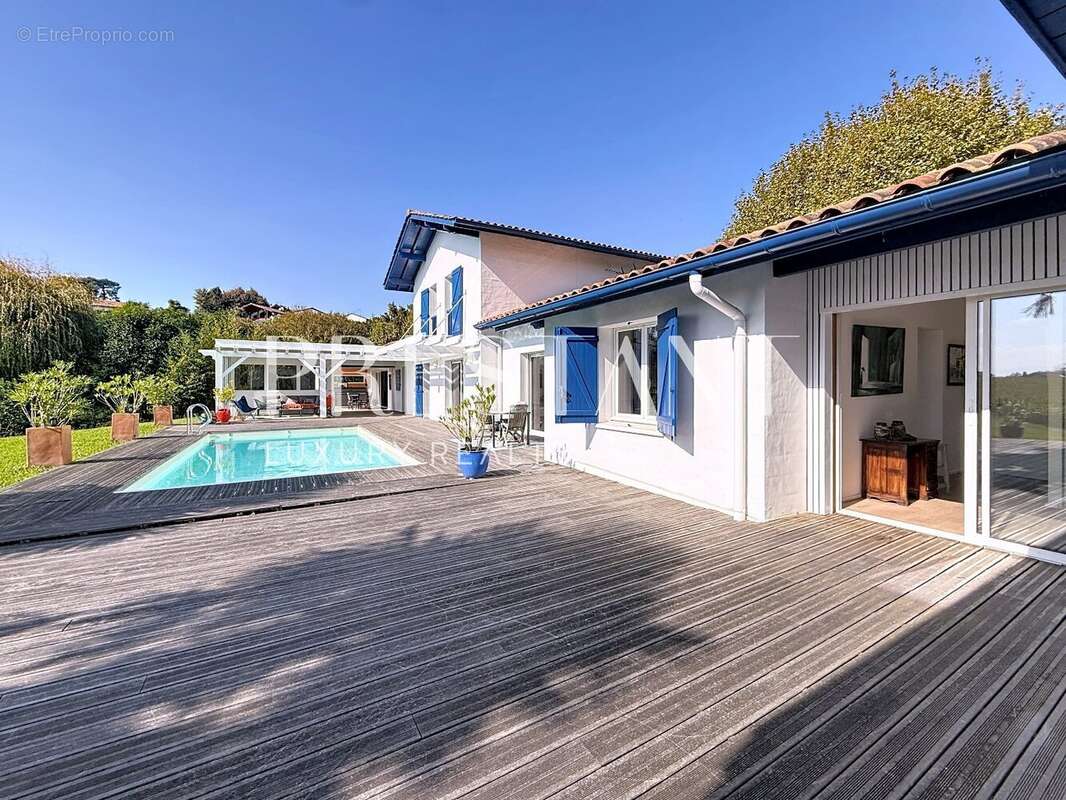 Bidart  Maison contemporaine avec piscine et vue montagne - photo 16