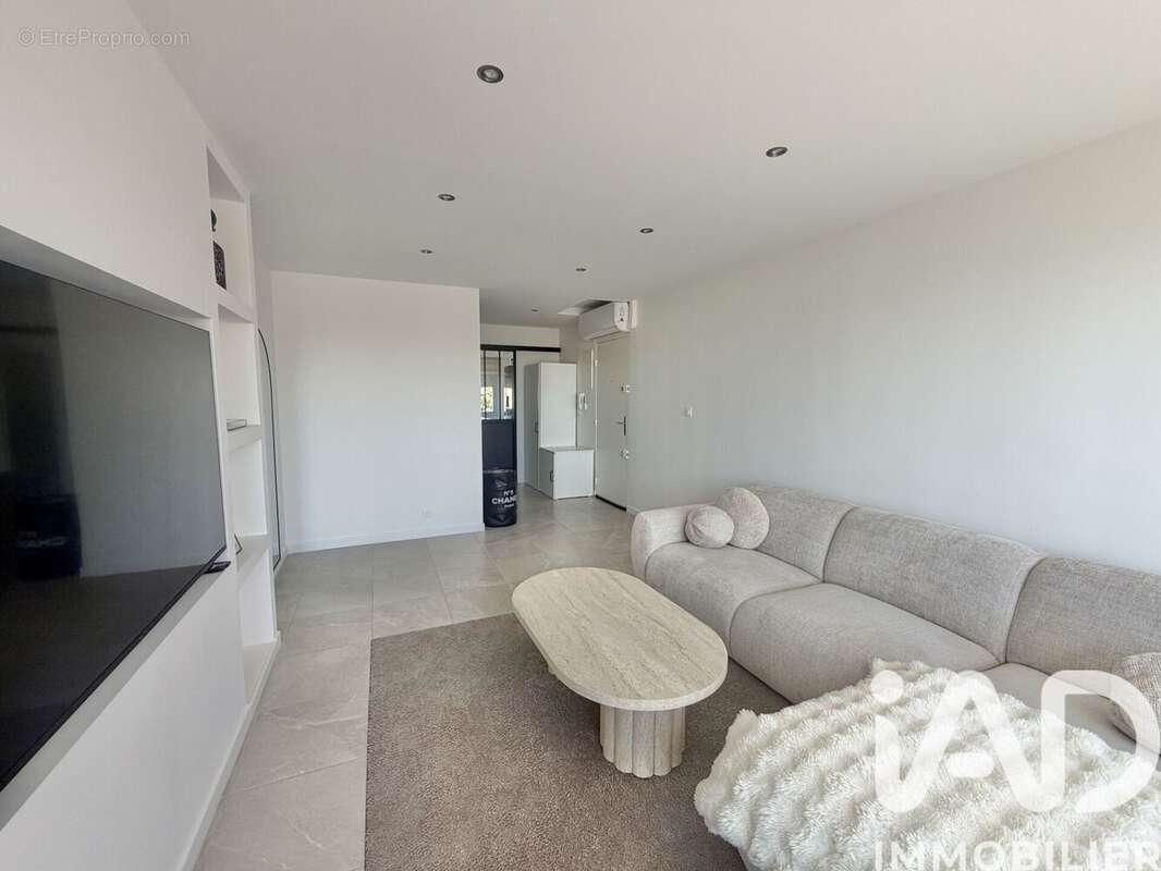 Photo 2 - Appartement à NIMES