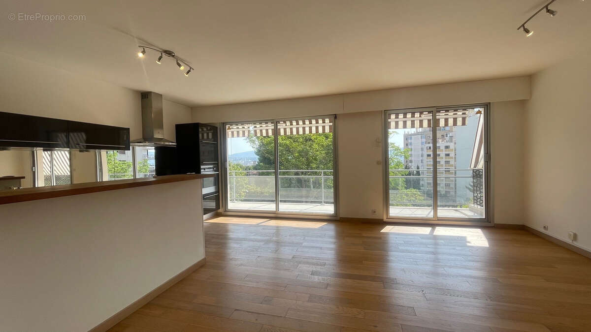 Appartement à MARSEILLE-6E
