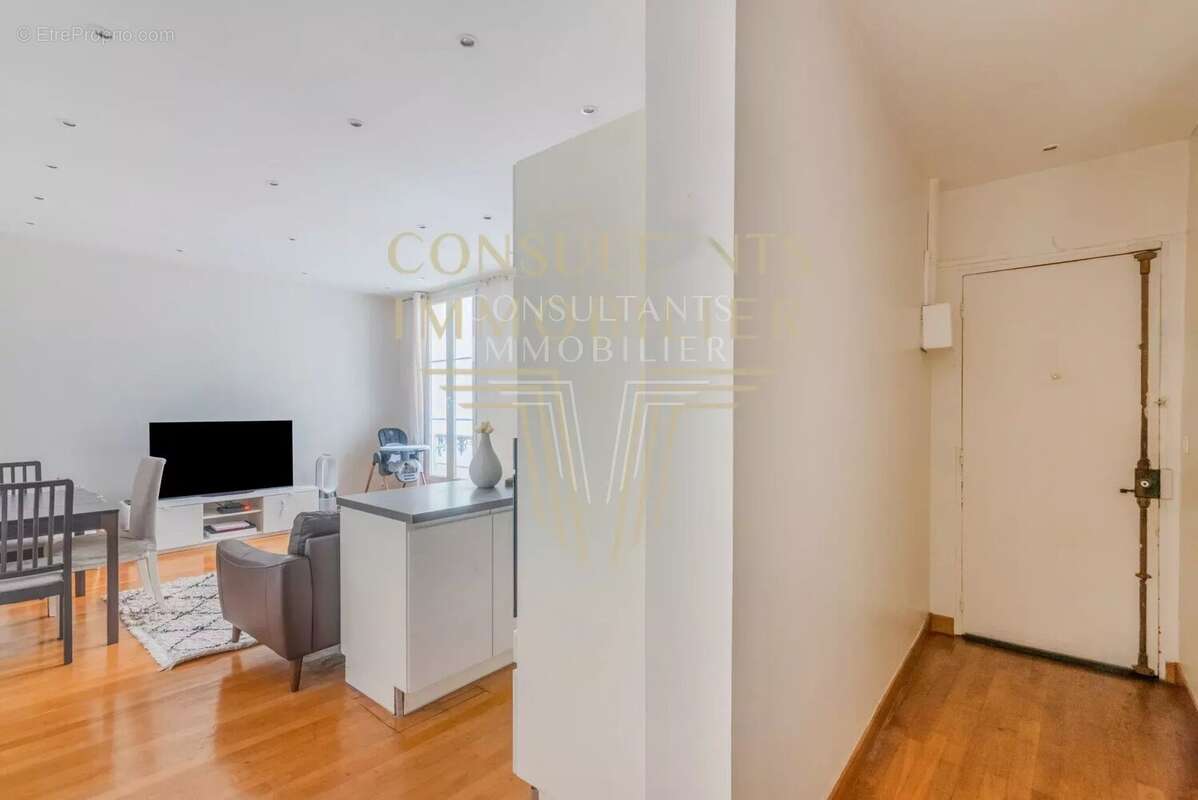 Appartement à PARIS-17E