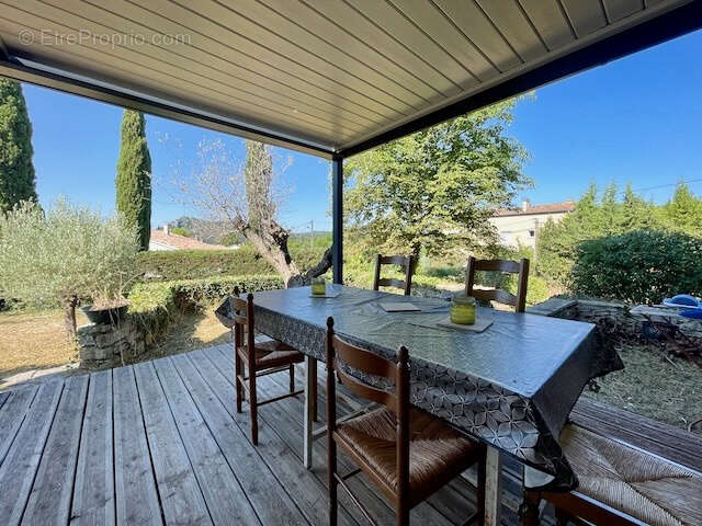 Maison familiale avec appartement et piscine sur 3020m2 de terrain - photo 16