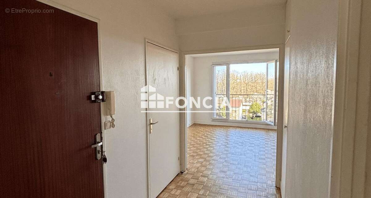 Appartement à LE PLESSIS-TREVISE