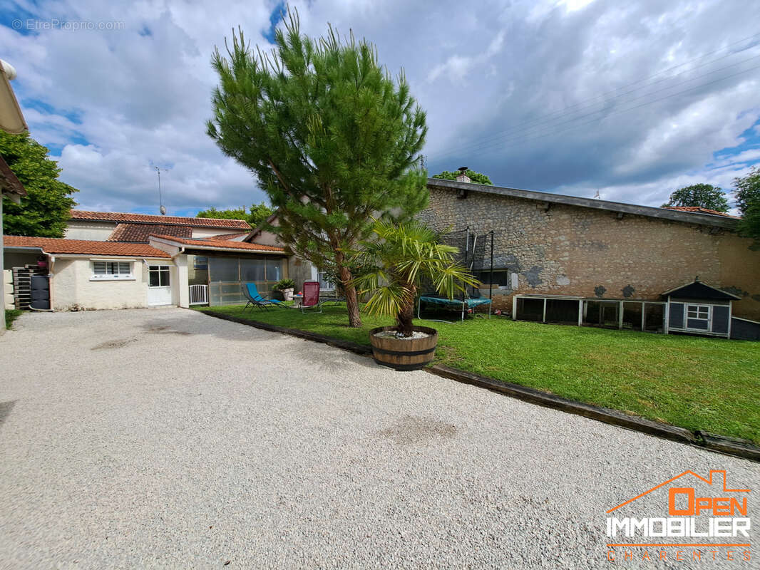 Maison à SAINT-BONNET