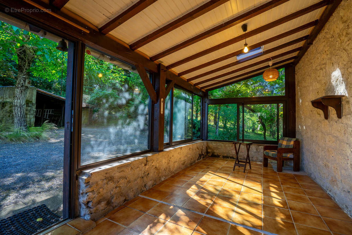 Maison en pierre de avec dépendances et gite - photo 5