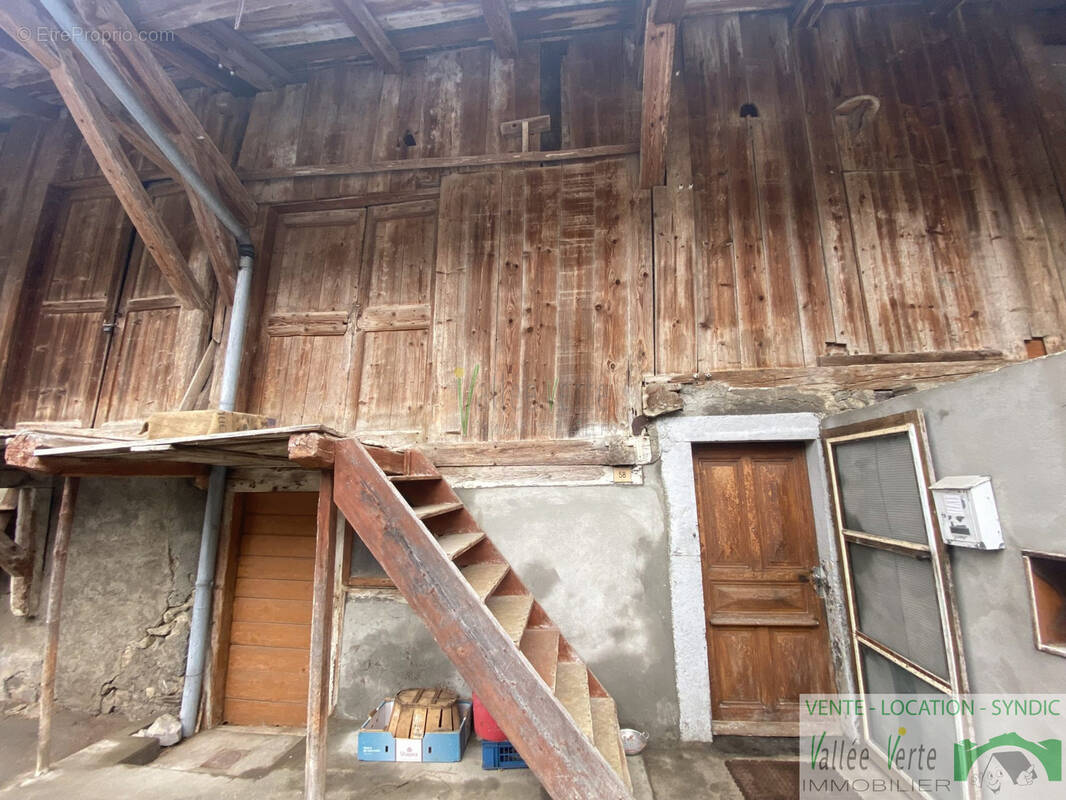 Maison à LULLIN