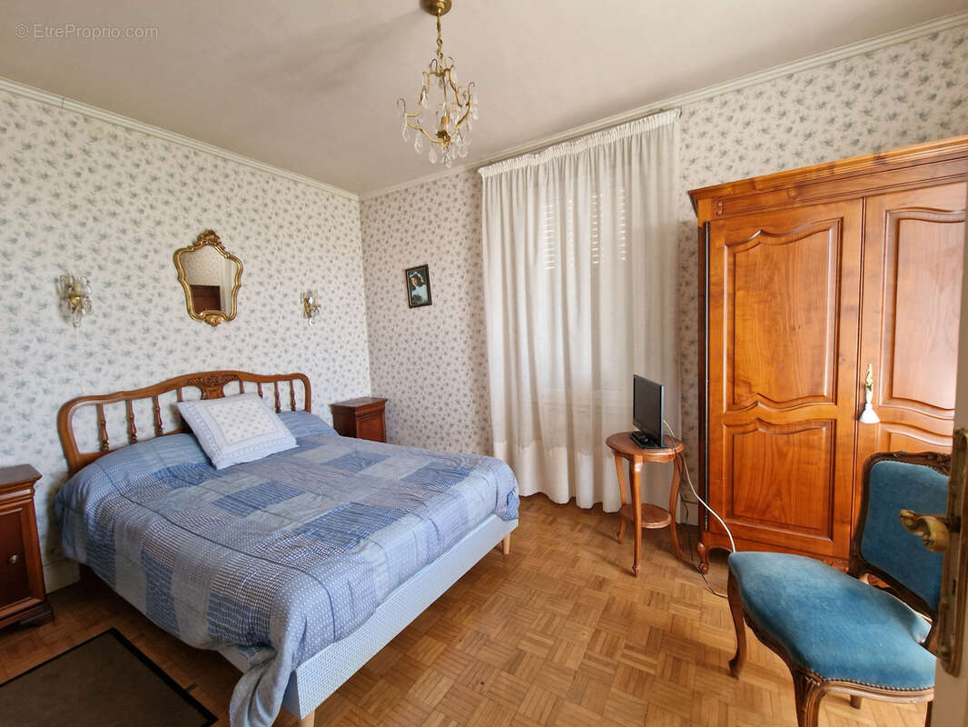 Maison à ALLASSAC