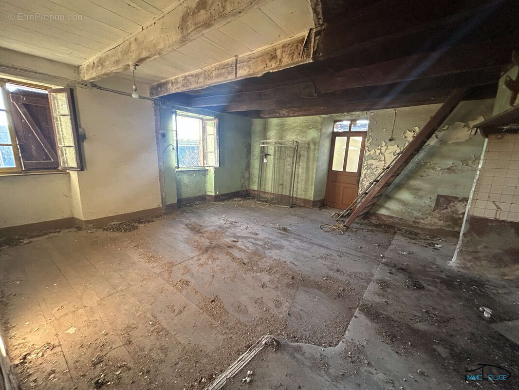 Maison à ESCANDOLIERES