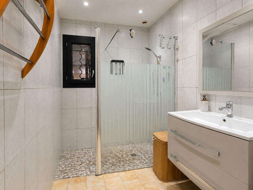 Maison de plain-pied avec 3 chambres, garage et terrain piscinable ? Carpentras - photo 8