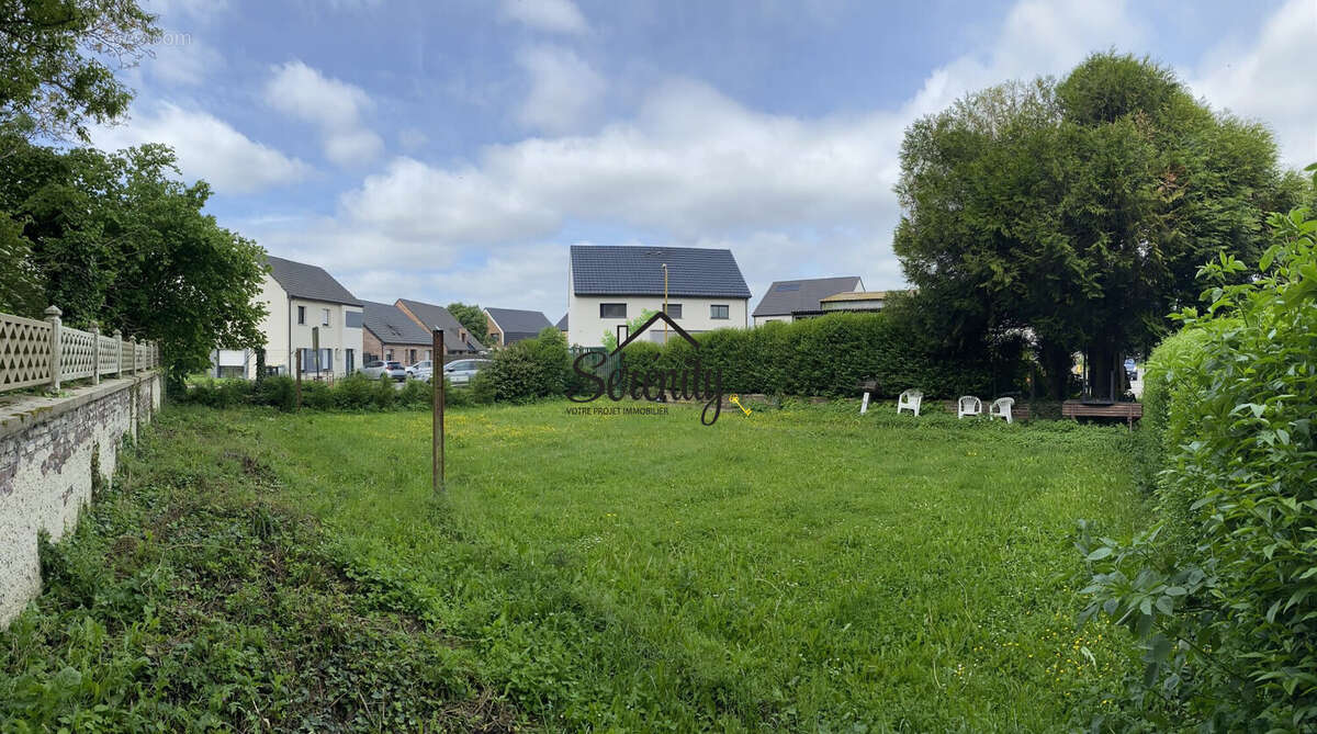 Terrain à CAMPHIN-EN-CAREMBAULT