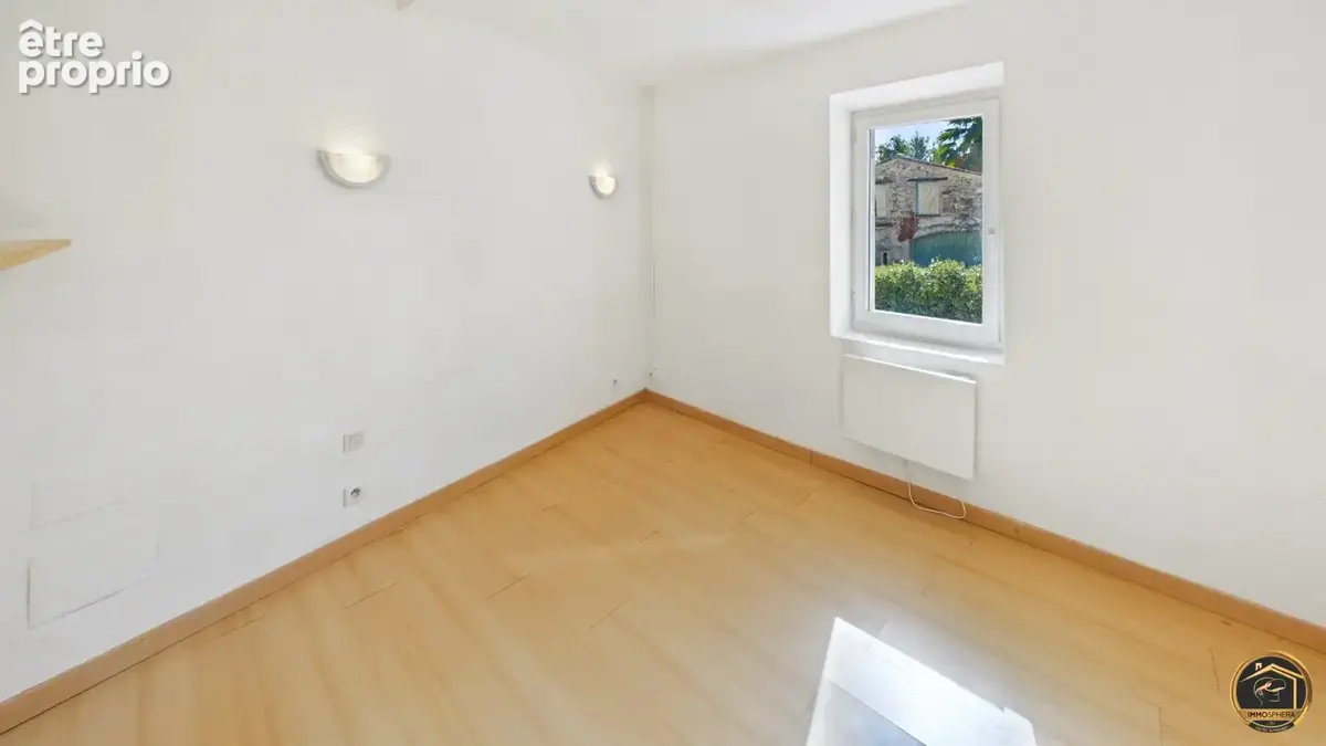 CHAMBRE OU SALON 