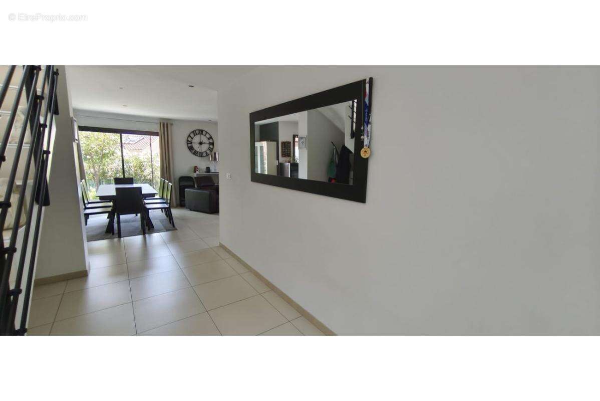 Maison T6 de 156m² à Vauvert - photo 13
