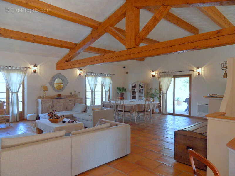 Maison à PLAN-DE-LA-TOUR