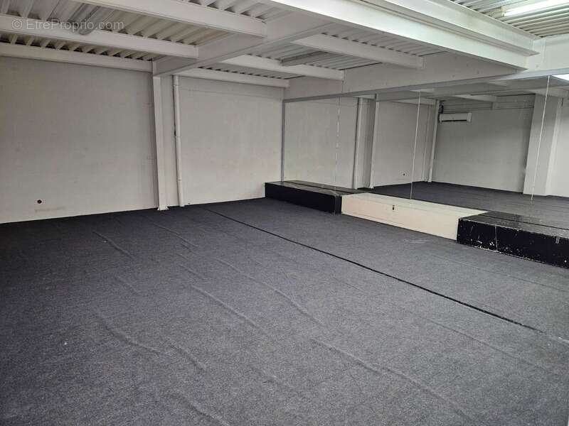 Commerce à LES ABYMES