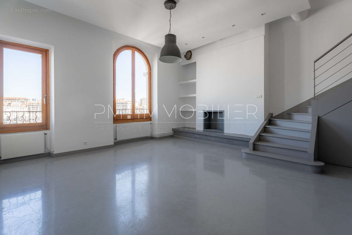 Appartement à MARSEILLE-1E