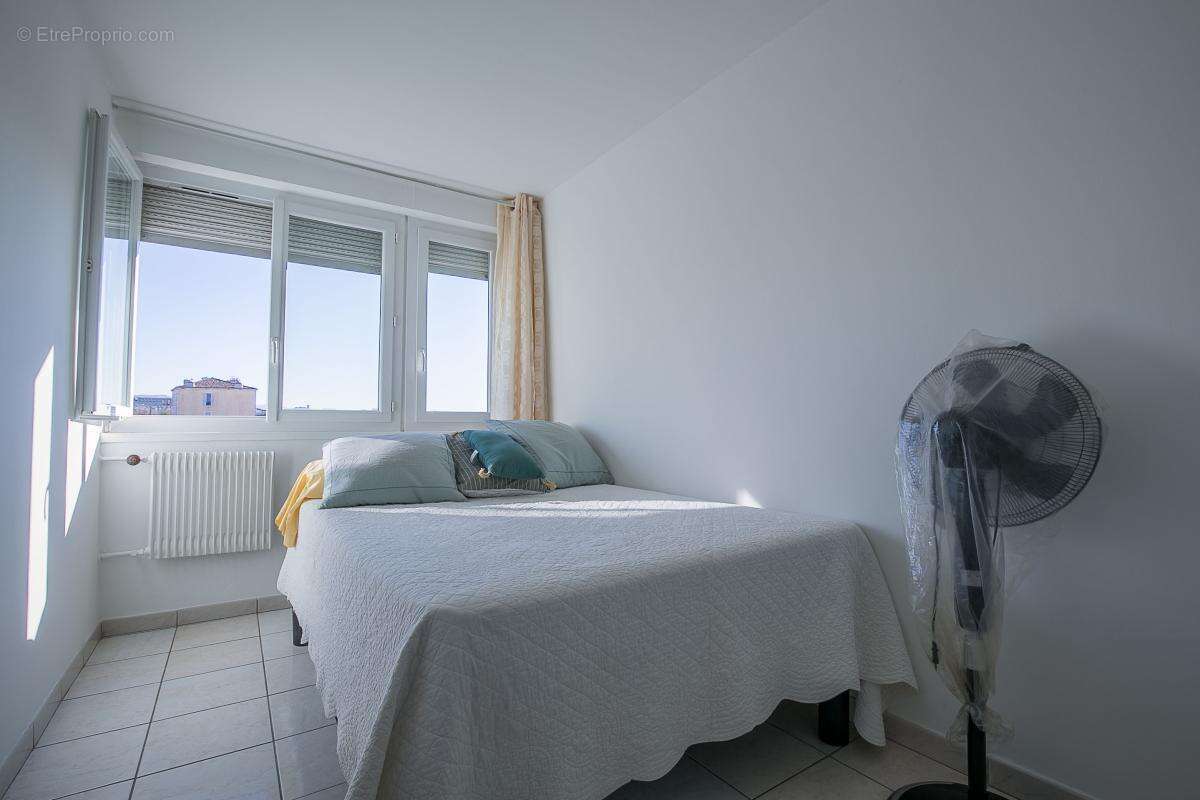Appartement à MARSEILLE-15E