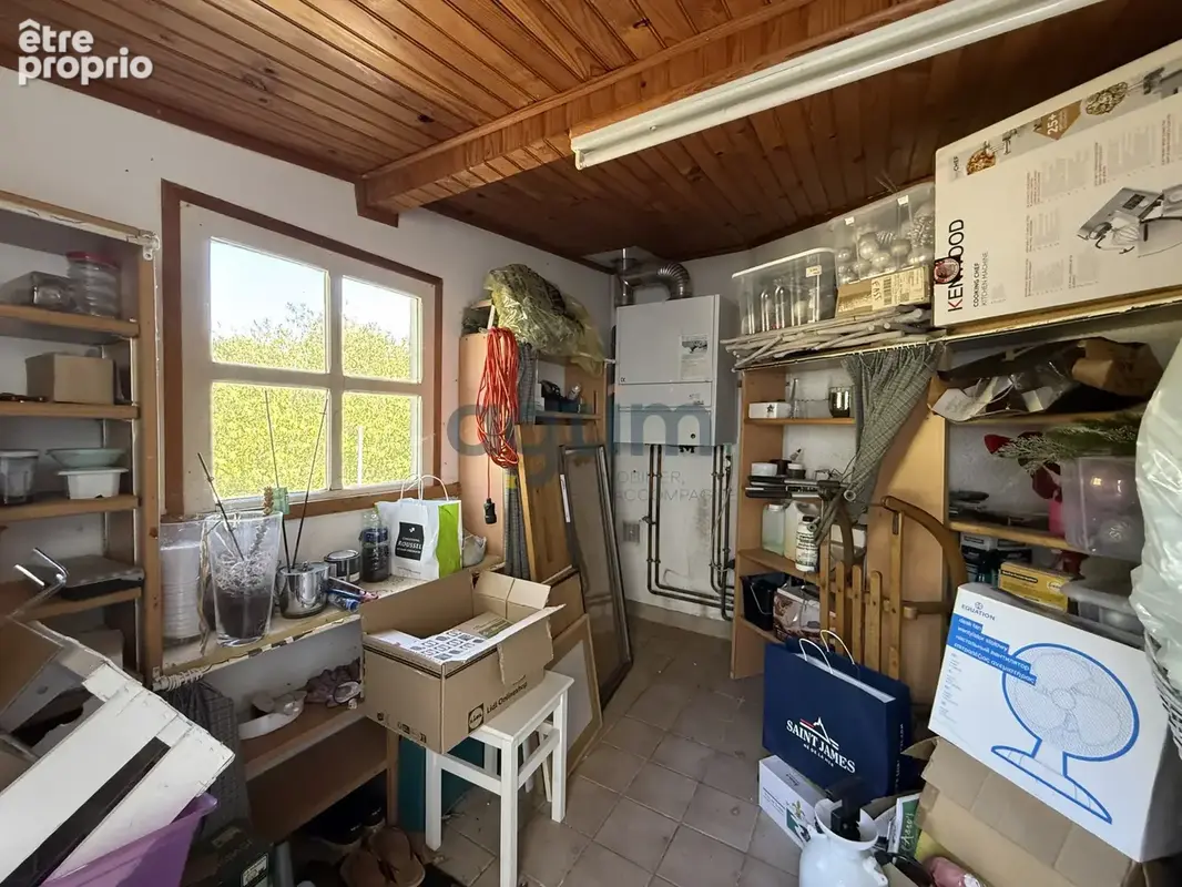 Montaigu, centre-ville, maison en pierre, 69m2 hab, 2 chambres, terrain et dépendances - photo 16