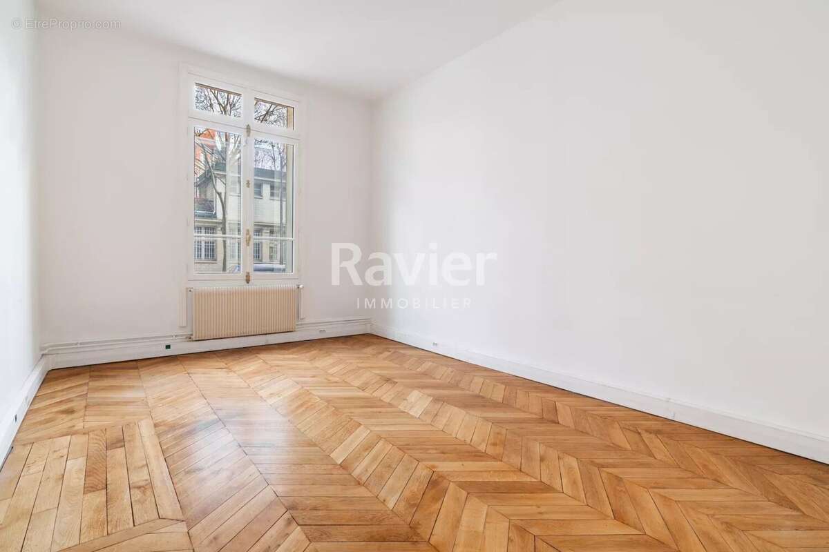 Appartement à PARIS-7E