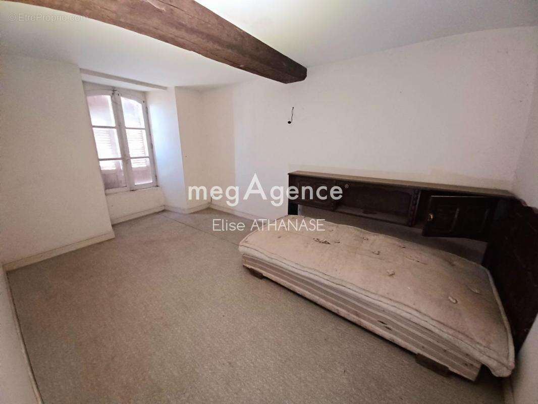 Maison à SAINT-CHRISTOPHE-DES-BOIS