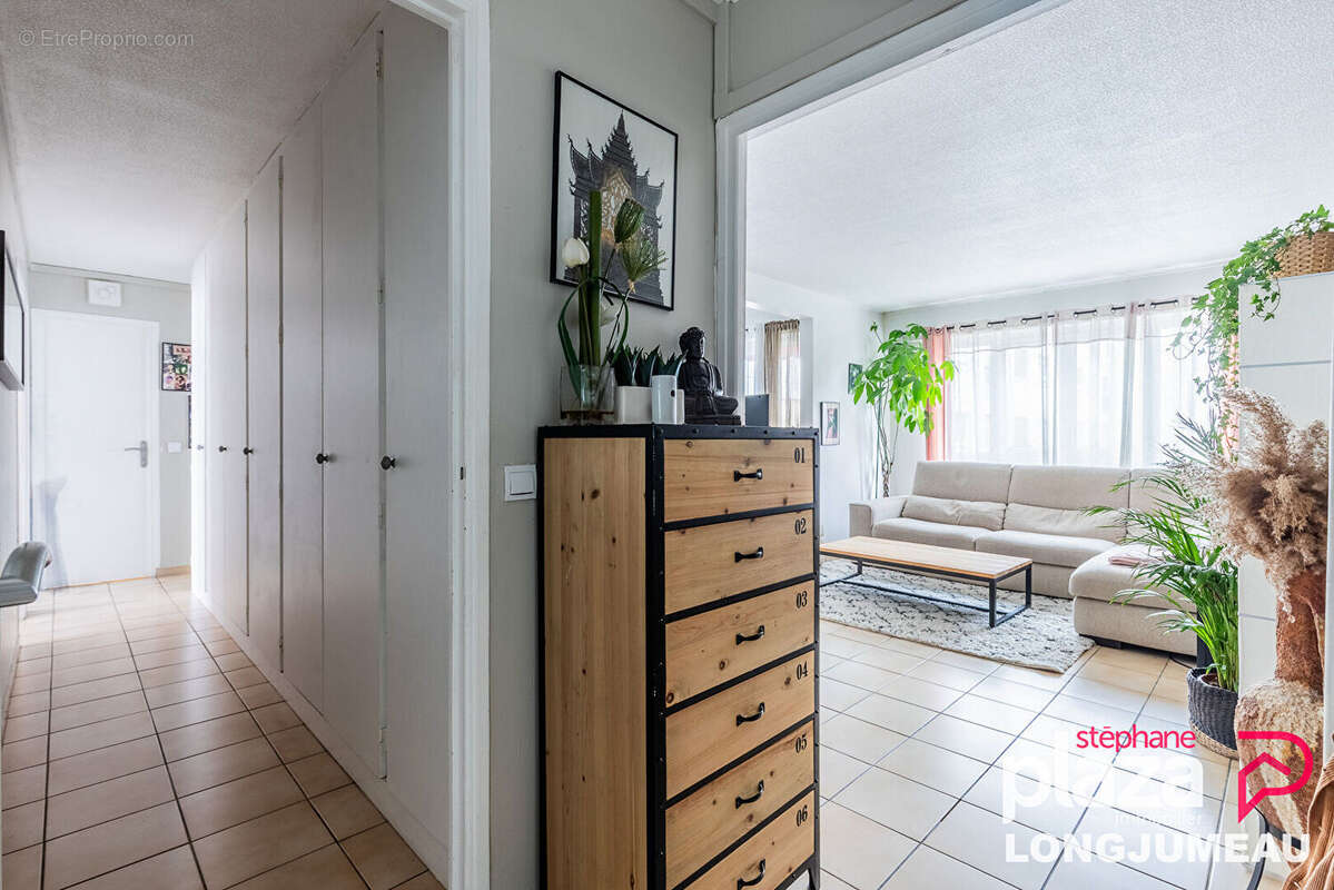 Appartement à CHILLY-MAZARIN
