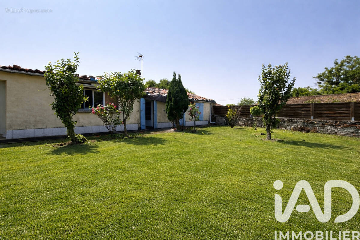 Photo 1 - Maison à CHAILLE-LES-MARAIS