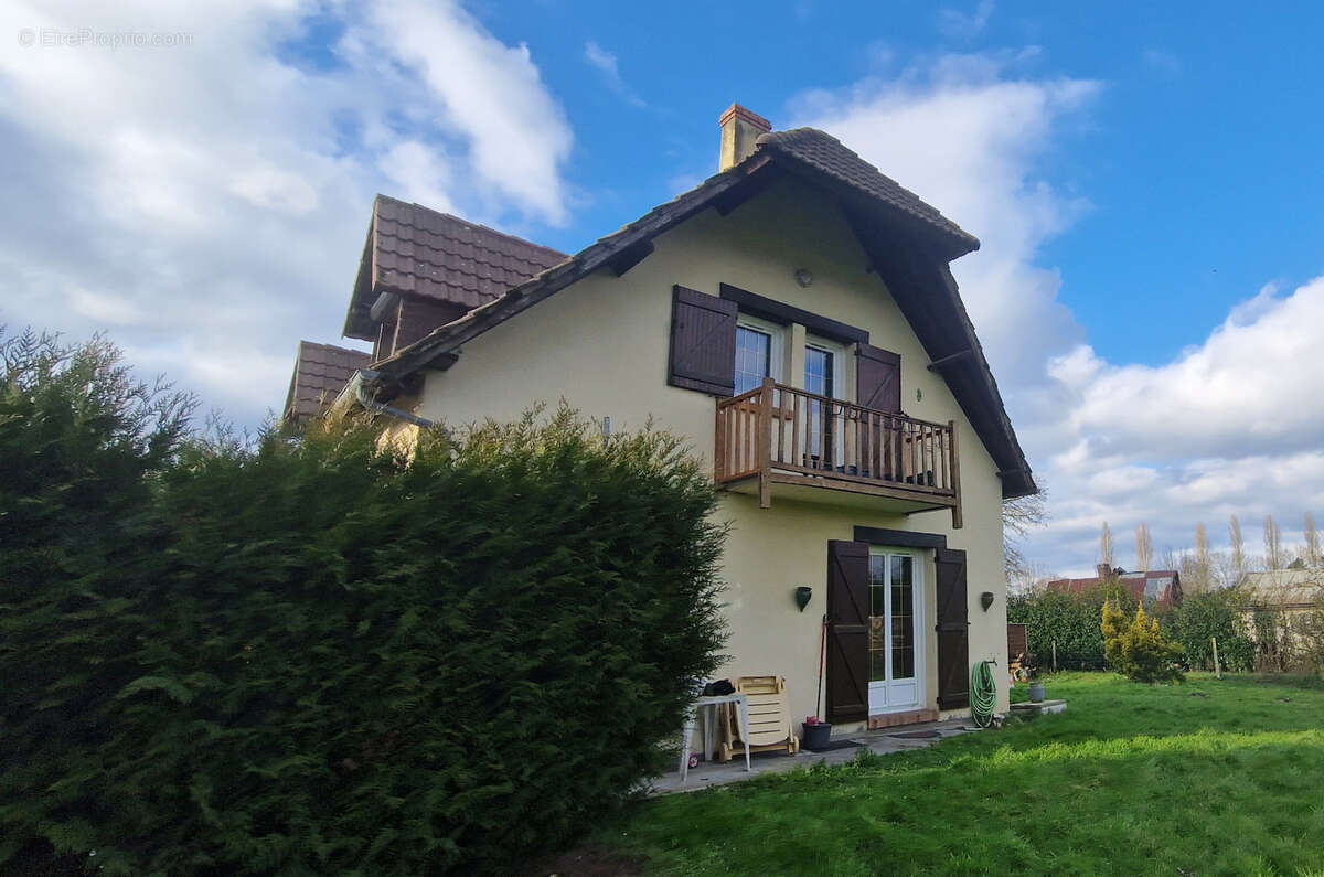 Autre à YVILLE-SUR-SEINE