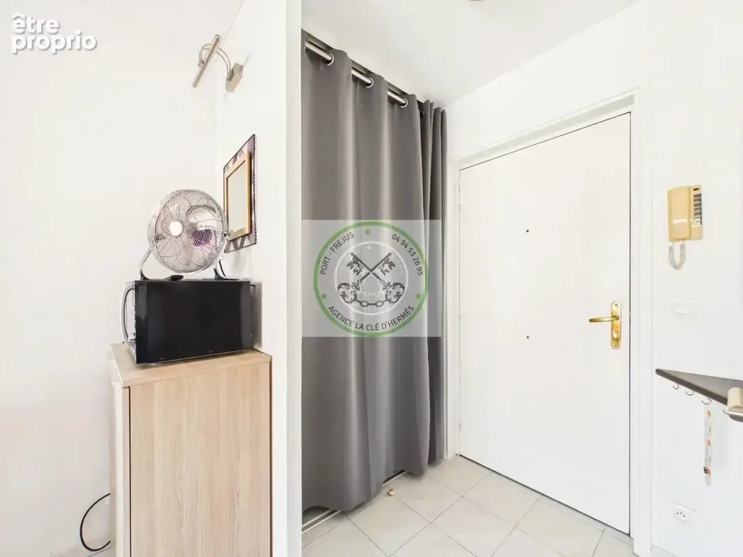 Appartement  meublé 2 pièces rénové avec vue mer et port - photo 10