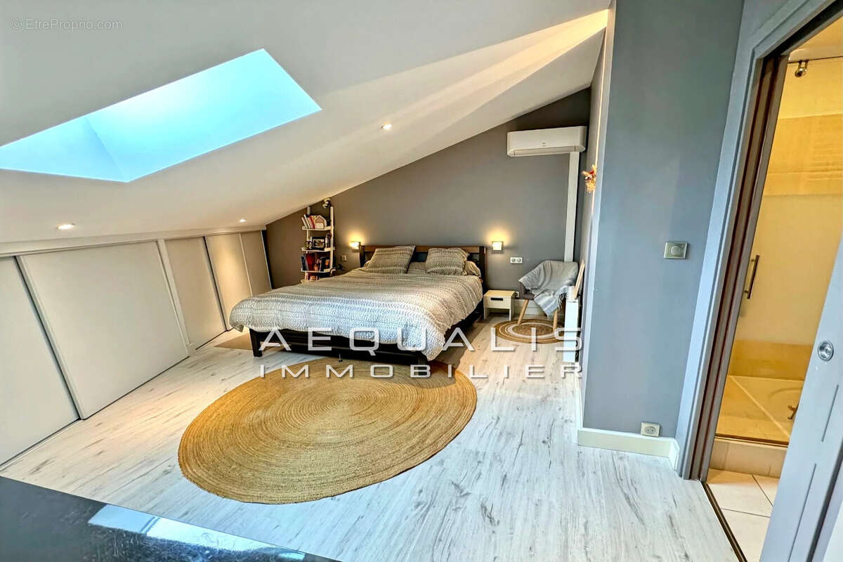 Appartement à SIX-FOURS-LES-PLAGES