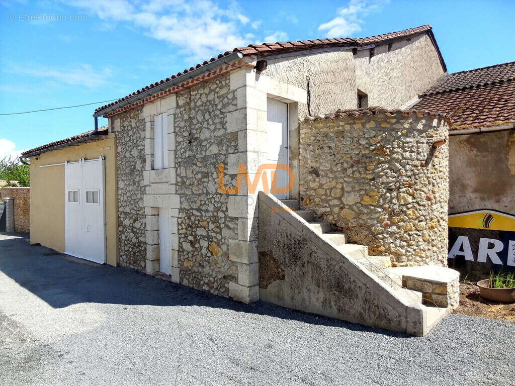 Maison à DOUZILLAC